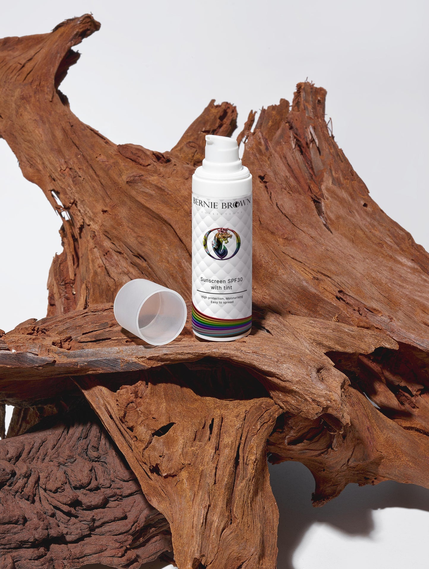 PRIDE 2025: Sunscreen SPF30, with tint